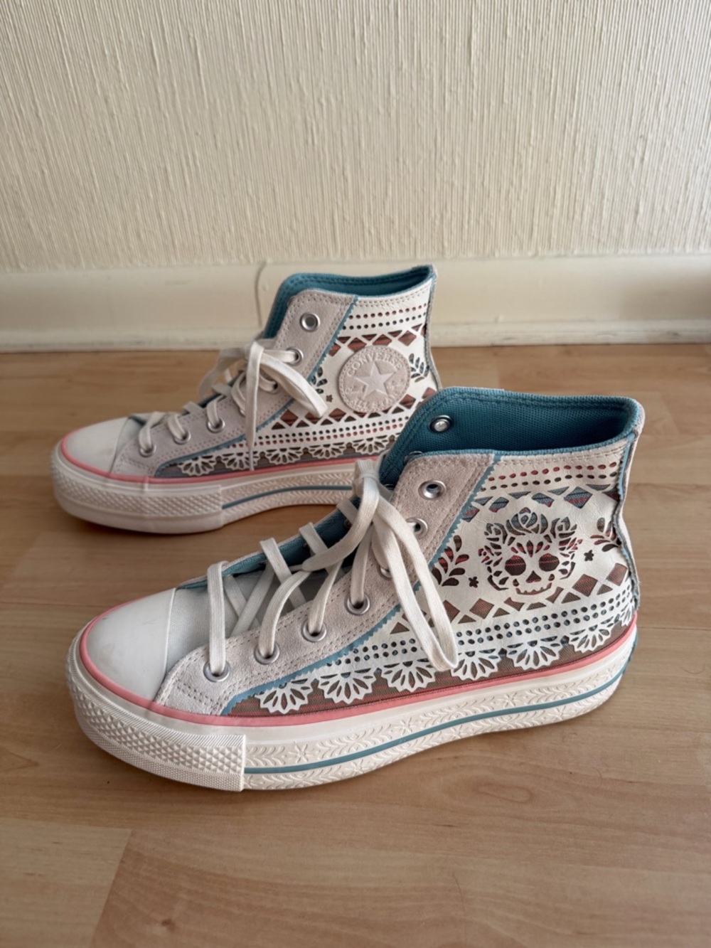 Converse Chuck Taylor All Star Lift High 'Día de Muertos' edition Size 7.5